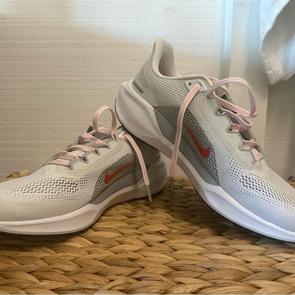 Nike Men’s Running Shoes - Gray and Red Brand new